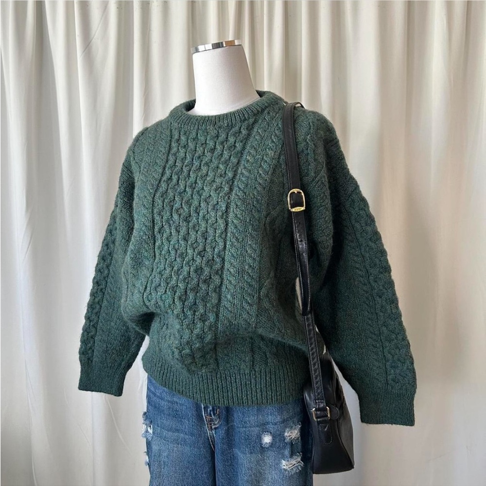 Vintage Aran Crafts 100% Wool Fisherman’s Cable Knit Sweater. - Picture 2 of 8